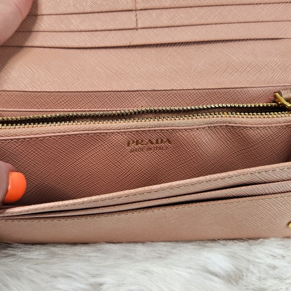 💓SOLD💓Prada Double Snap Light Pink Leather Wallet - Picture 7 of 11